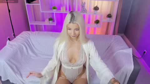 Bella online show from May 12, 8:11 am