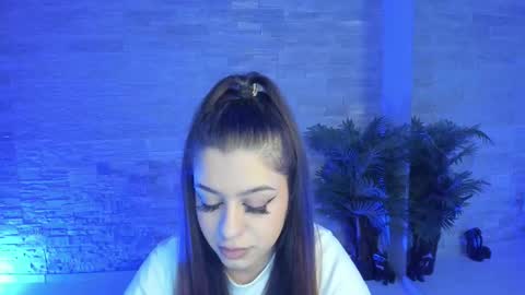 Snapshot of bellanoir_ chatting on November 25, 5:51 am BellaNoir online show from November 25, 5:51 am