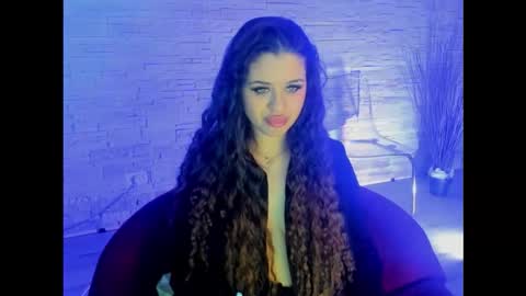 BellaNoir  online show from February 3, 6:00 am