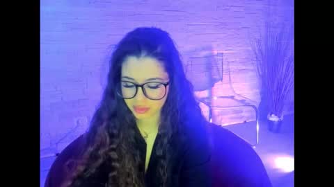 BellaNoir  online show from February 3, 6:40 am