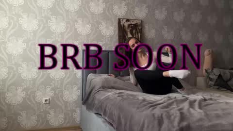 Snapshot of bellaparker_ chatting on October 27, 9:13 am bellaparker_ online show from October 27, 9:13 am