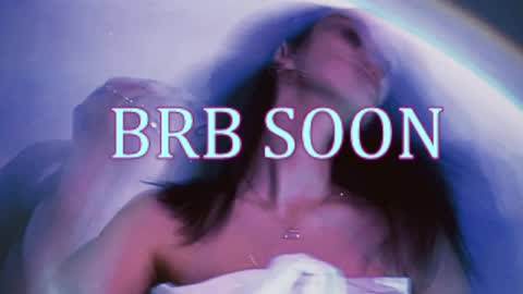 bellaparker_ online show from April 14, 9:26 am