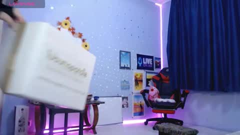 bellaqueen0701 online show from September 25, 5:38 pm