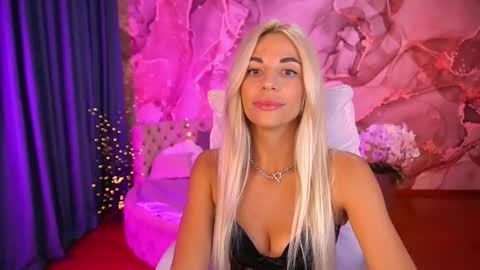 Bella online show from September 19, 8:31 pm