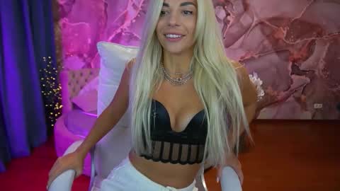 Bella online show from September 26, 8:24 pm