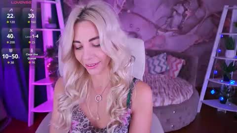 Snapshot of bellarayyy chatting on January 10, 2:19 pm Bella online show from January 10, 2:19 pm