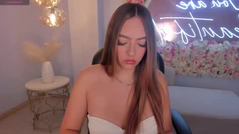 Snapshot of bellarosex1 chatting on September 11, 3:39 am Bella Rose online show from September 11, 3:39 am