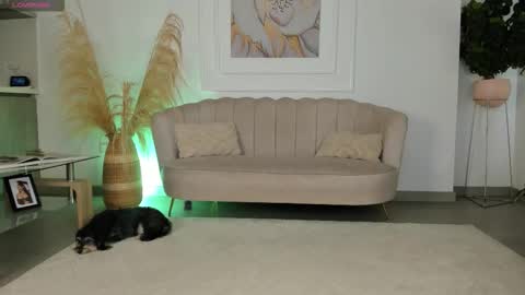 CALL ME BELLA online show from November 8, 1:06 am