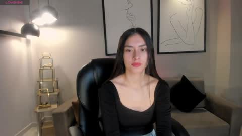 Snapshot of bellastorm1 chatting on June 2, 10:39 am B E L L A online show from June 2, 10:39 am