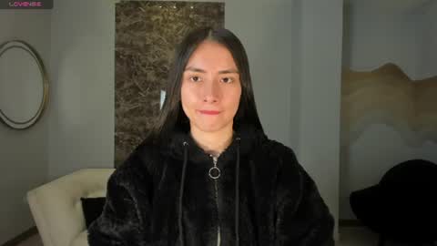 Snapshot of bellastorm1 chatting on June 15, 10:39 am B E L L A online show from June 15, 10:39 am