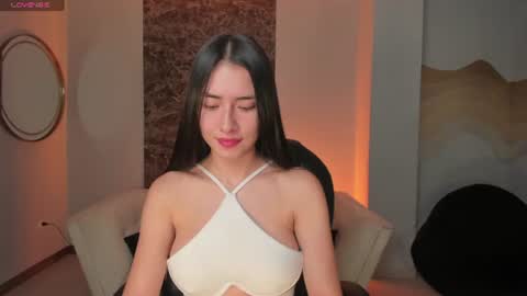 B E L L A  online show from July 30, 10:36 am
