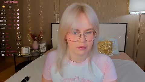 Bella online show from November 29, 12:57 am