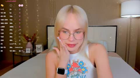 Snapshot of bellatip chatting on February 23, 12:52 am Bella online show from February 23, 12:52 am