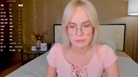 Snapshot of bellatip chatting on February 27, 12:54 am Bella online show from February 27, 12:54 am