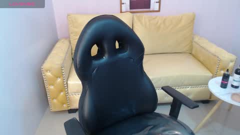 Snapshot of bellatrix_ch chatting on October 5, 11:41 am Bella online show from October 5, 11:41 am