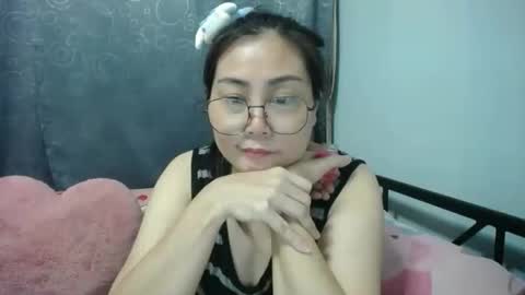 Snapshot of bellbabe chatting on March 19, 1:53 am Bella online show from March 19, 1:53 am