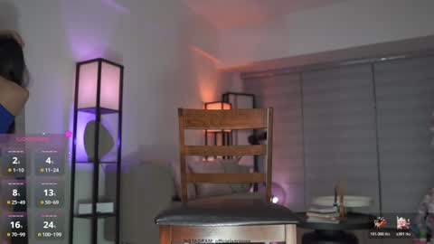 Belle Adrienne  IG  online show from November 5, 12:27 pm