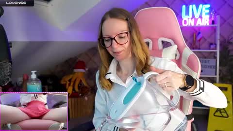 Snapshot of belle_alice chatting on February 10, 7:36 am Alice online show from February 10, 7:36 am