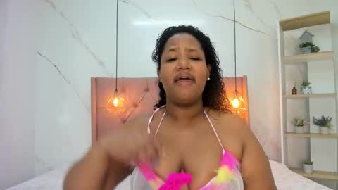 Snapshot of belle_brunette chatting on March 15, 1:17 pm belle online show from March 15, 1:17 pm