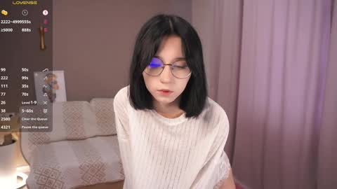 Snapshot of belle_phine chatting on April 9, 6:41 am Bea online show from April 9, 6:41 am