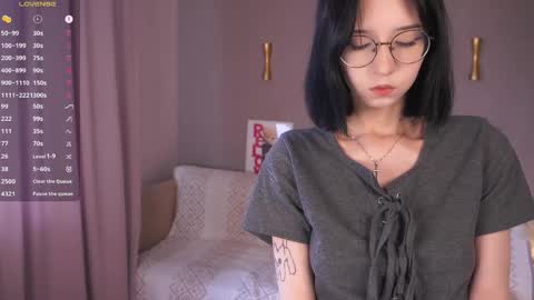Snapshot of belle_phine chatting on April 10, 6:40 am Bea online show from April 10, 6:40 am