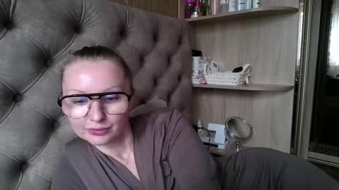 Snapshot of belleamiee chatting on September 11, 1:00 pm Amelia online show from September 11, 1:00 pm