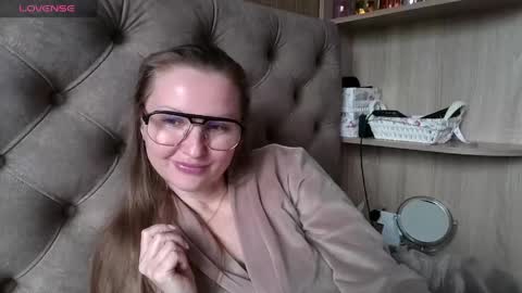 Amelia online show from April 28, 12:10 pm