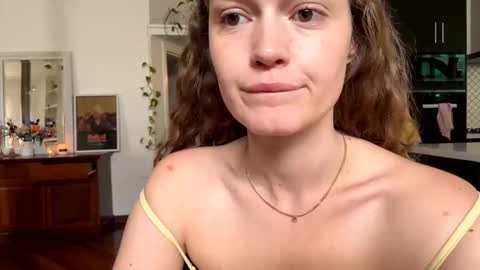 BELLE   online show from December 3, 1:52 am