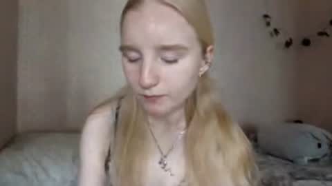 bellemellody online show from June 14, 7:54 am