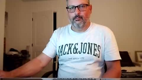 Snapshot of bellequeue19758 chatting on October 3, 10:01 am bellequeue19758 online show from October 3, 10:01 am