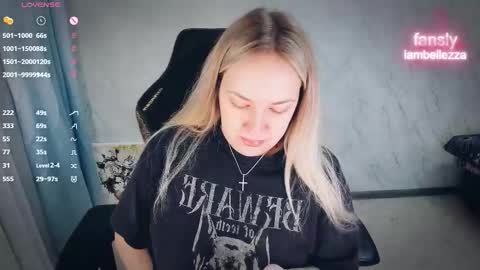 Your Annabelle Wolf  online show from February 13, 3:30 pm