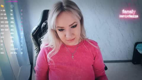 Snapshot of bellezza_ chatting on April 1, 10:05 am Your Annabelle Wolf online show from April 1, 10:05 am