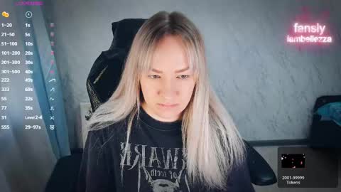 Snapshot of bellezza_ chatting on April 13, 4:34 pm Your Annabelle Wolf online show from April 13, 4:34 pm