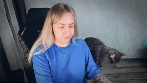 Snapshot of bellezza_ chatting on June 6, 10:25 pm Your Annabelle Wolf online show from June 6, 10:25 pm