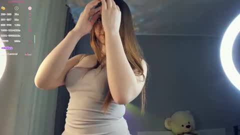 Snapshot of bellidream chatting on November 10, 6:18 pm Bella online show from November 10, 6:18 pm