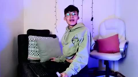 Neon online show from November 3, 11:33 am