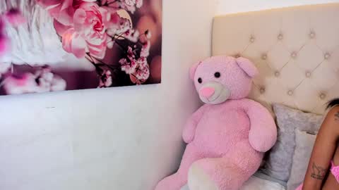Snapshot of bellota_hil chatting on April 28, 10:15 pm Bellota Hil online show from April 28, 10:15 pm