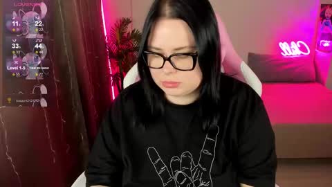 Snapshot of bellybooxo chatting on November 17, 5:13 am LinaBoo online show from November 17, 5:13 am