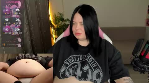 Snapshot of bellybooxo chatting on December 3, 5:48 am LinaBoo online show from December 3, 5:48 am