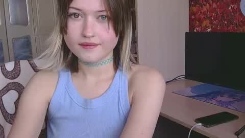 Snapshot of belovedmary chatting on March 18, 7:44 am belovedmary online show from March 18, 7:44 am