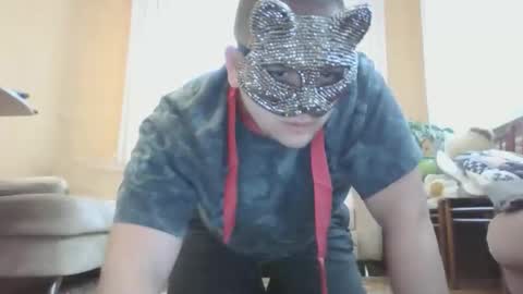 Snapshot of bembiqr chatting on October 21, 11:33 am Man online show from October 21, 11:33 am