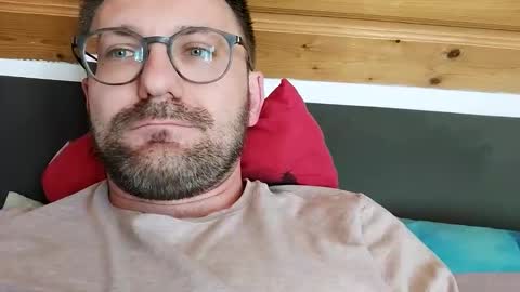ben00189 online show from September 14, 2:05 pm