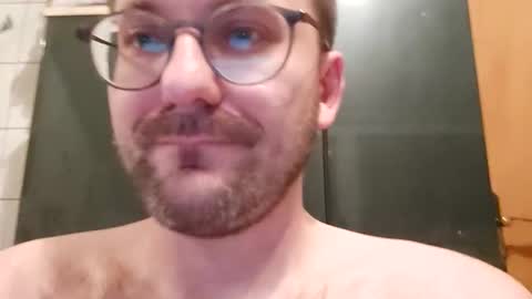 ben00189 online show from October 28, 6:43 pm