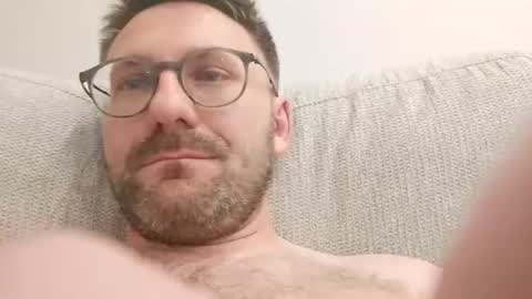 Snapshot of ben00189 chatting on July 2, 8:04 pm ben00189 online show from July 2, 8:04 pm