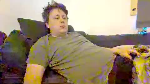 Snapshot of ben_2456 chatting on April 7, 7:09 am ben_2456 online show from April 7, 7:09 am