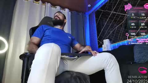 Snapshot of ben_blaze chatting on October 24, 5:59 am BEN online show from October 24, 5:59 am