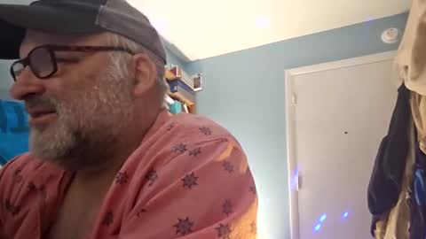 Bendavewill online show from December 22, 6:28 am