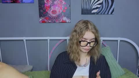 KENDALL  NATHAN online show from June 11, 9:18 am