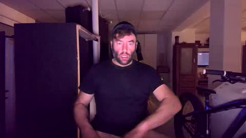 Snapshot of bengi1984 chatting on October 12, 9:58 pm Robert 1984 online show from October 12, 9:58 pm