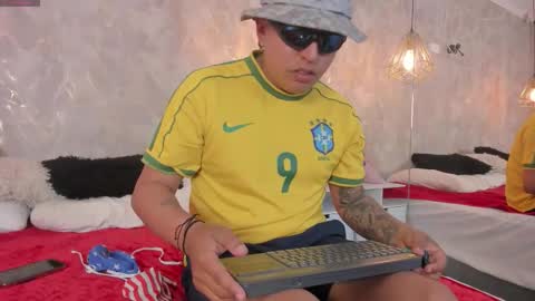 BENITO AND KENDALL online show from February 12, 10:10 am